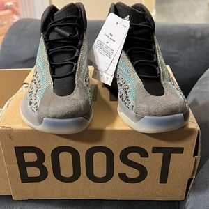 Yeezy QNTM brand new